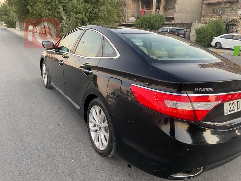 Hyundai Azera